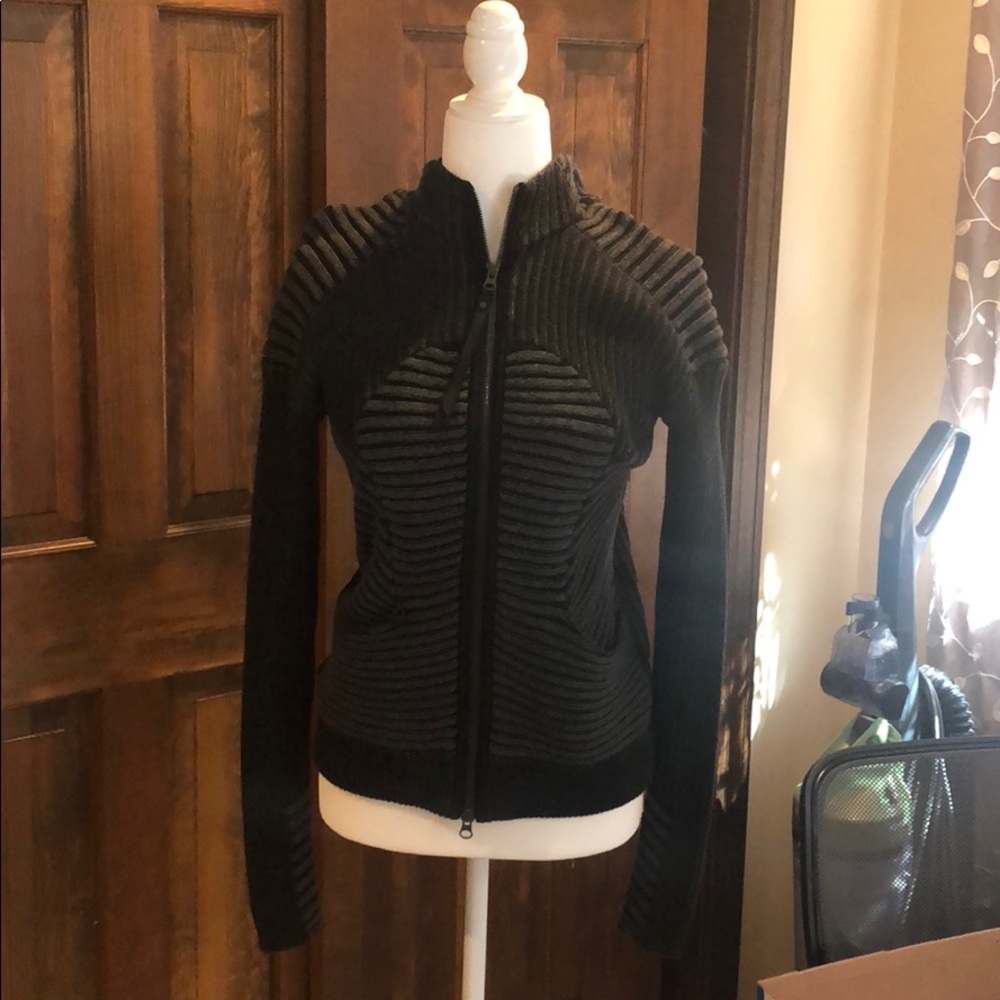 Lululemon Athletica sweater hoodie